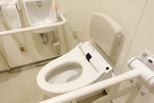 手すりの設置･段差解消などトイレのバリアフリー化