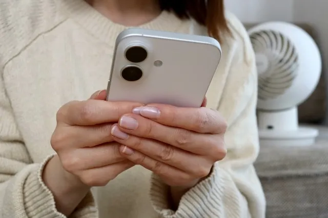 LINEで24時間いつでも気軽に相談可能