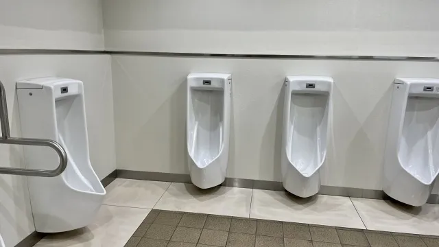 トイレの壁排水