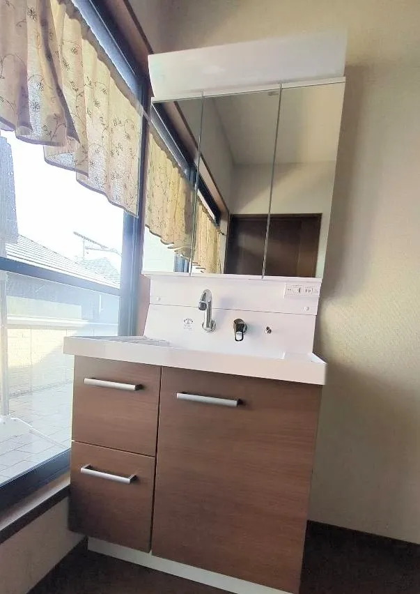 洗面化粧台取替工事