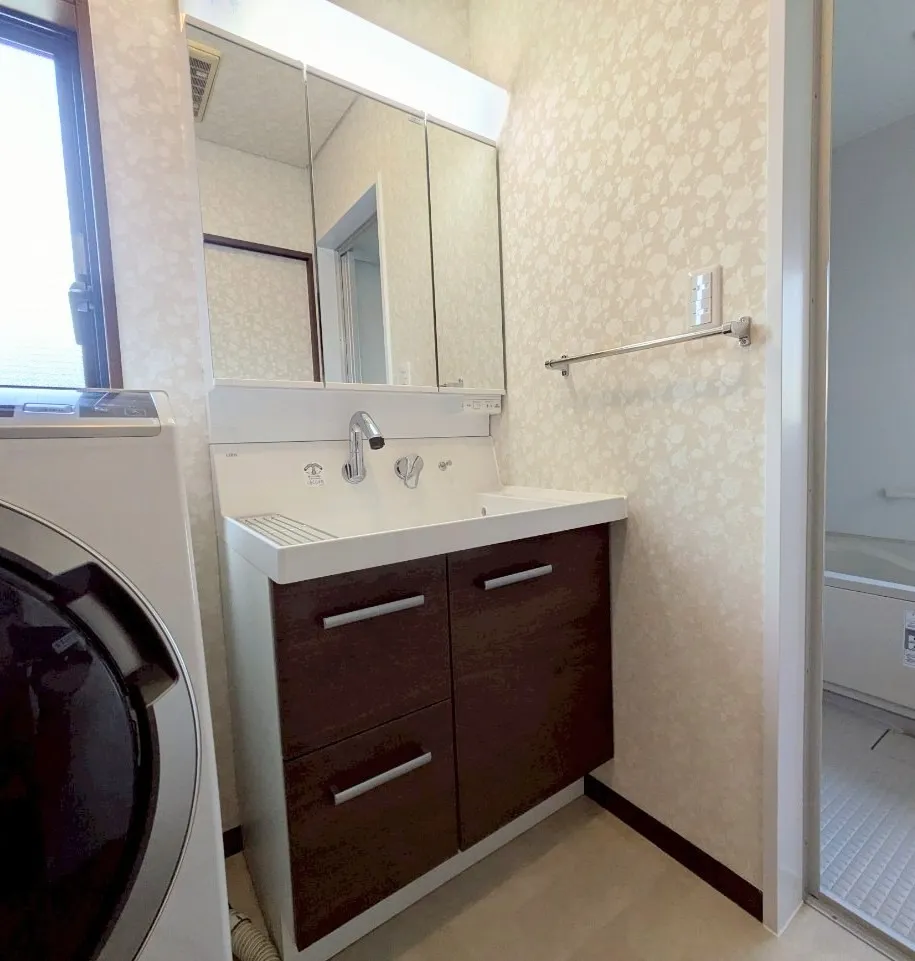 洗面化粧台取替工事