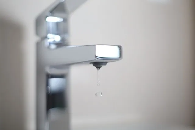 水漏れ・ひび割れ