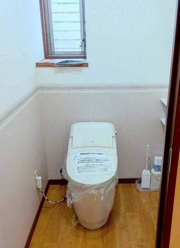 【三重県鈴鹿市】LIXIL製トイレへの取替工事