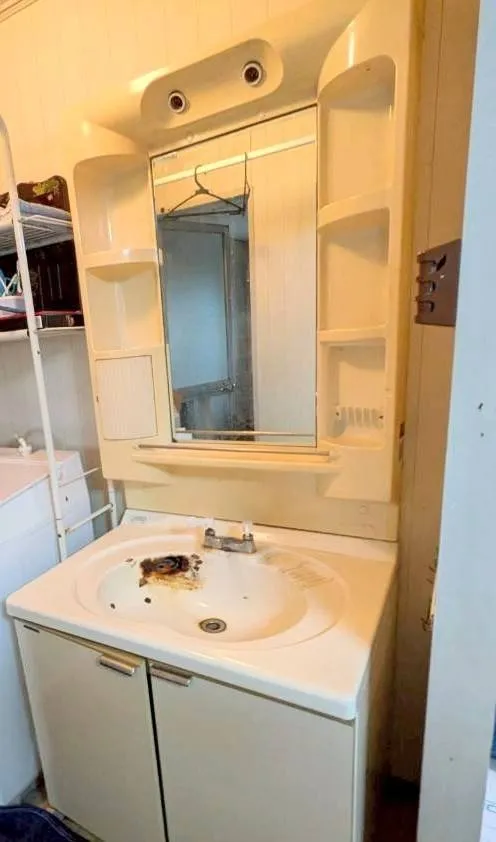 交換前の洗面化粧台