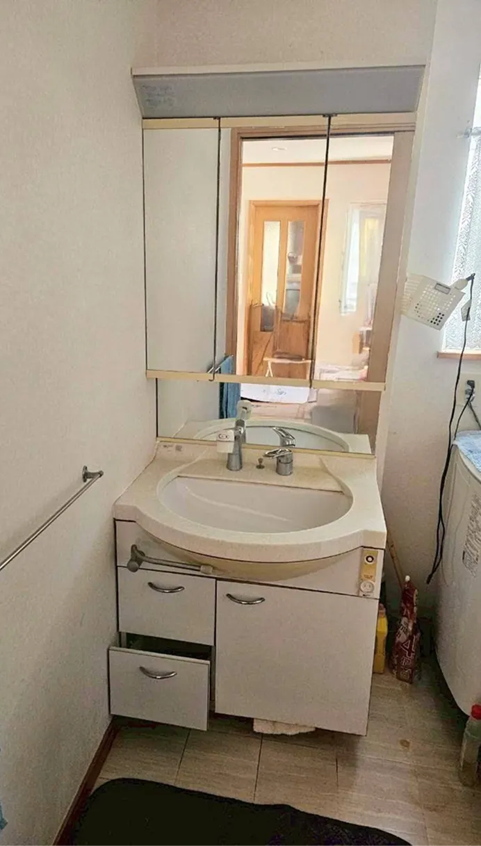 取替前の既存洗面台