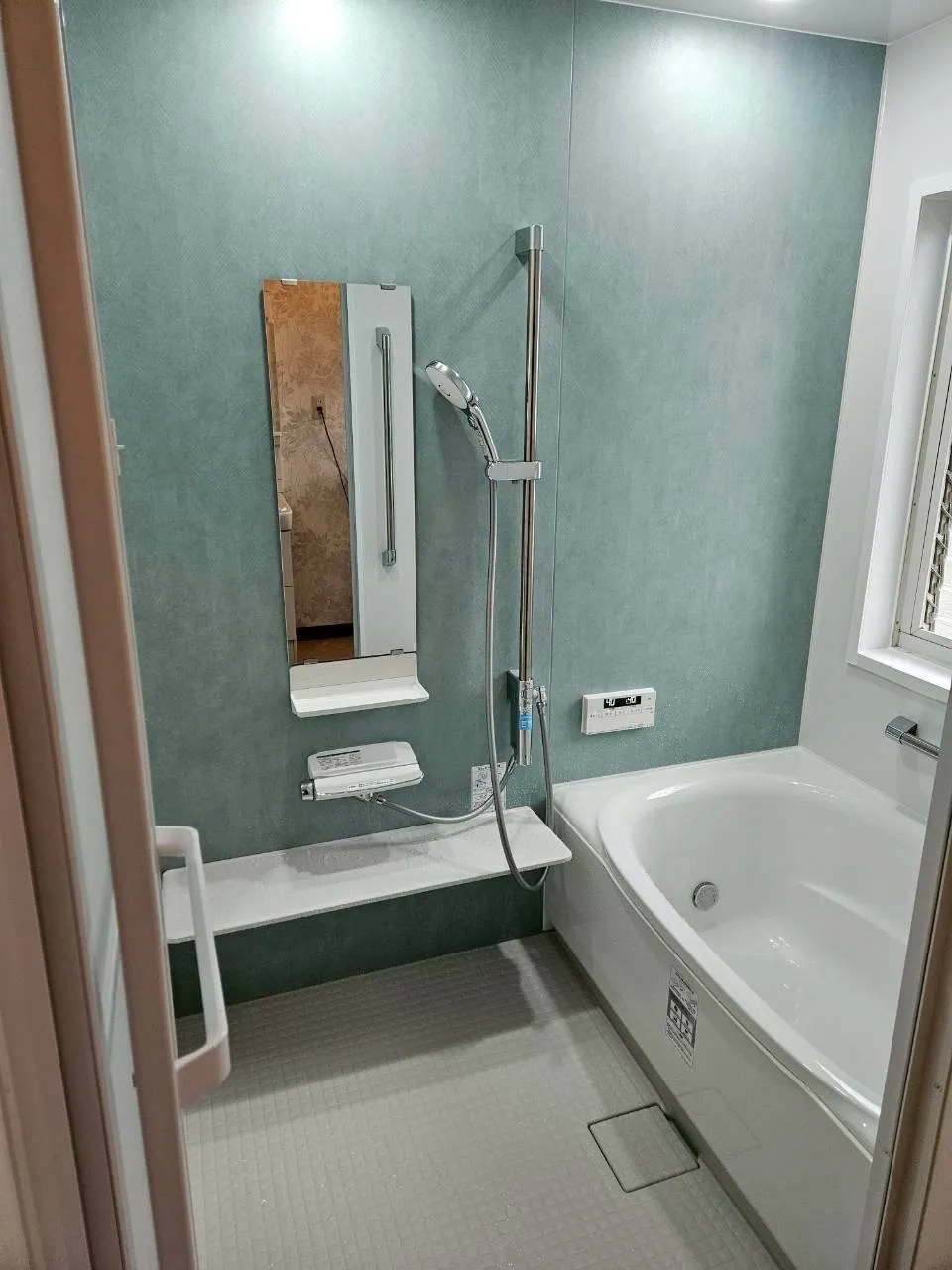 【三重県四日市市】お風呂の交換工事