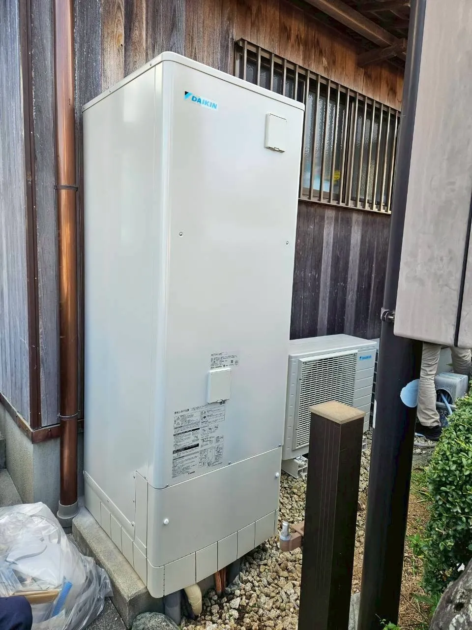 交換後のダイキン製エコキュート