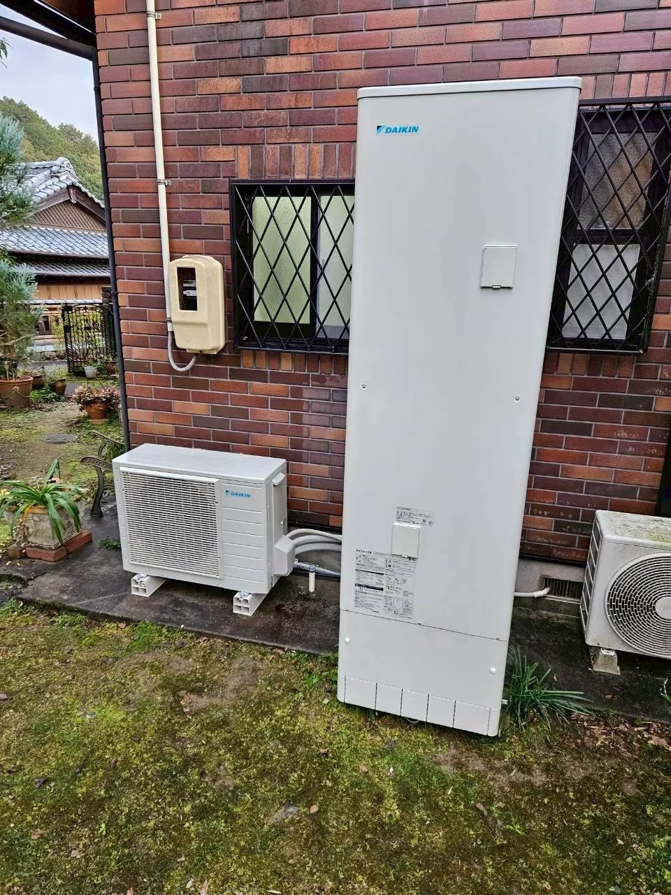 【三重県鈴鹿市】ダイキン製エコキュート取替工事