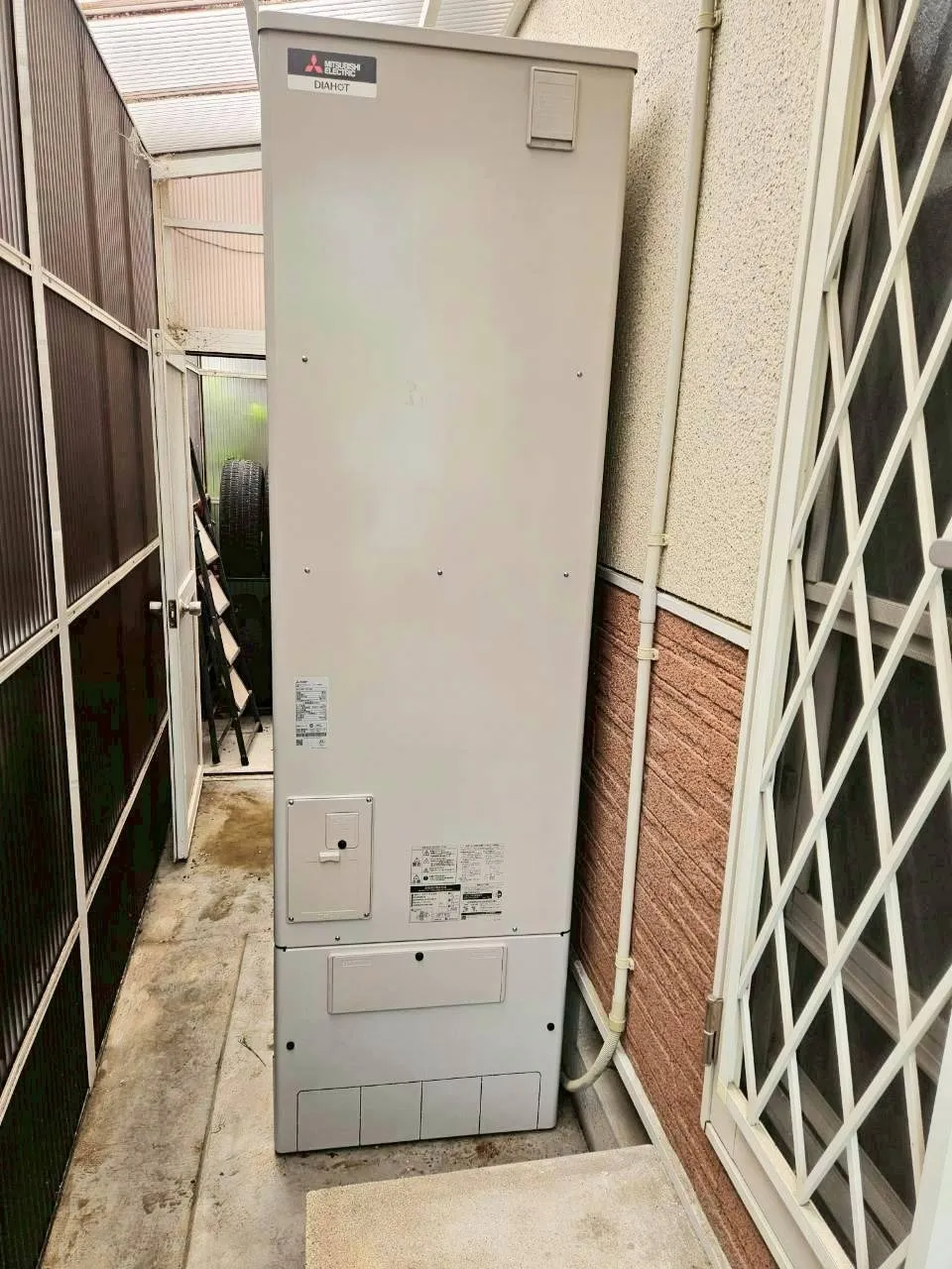 【三重県鈴鹿市】三菱製エコキュートへの交換工事